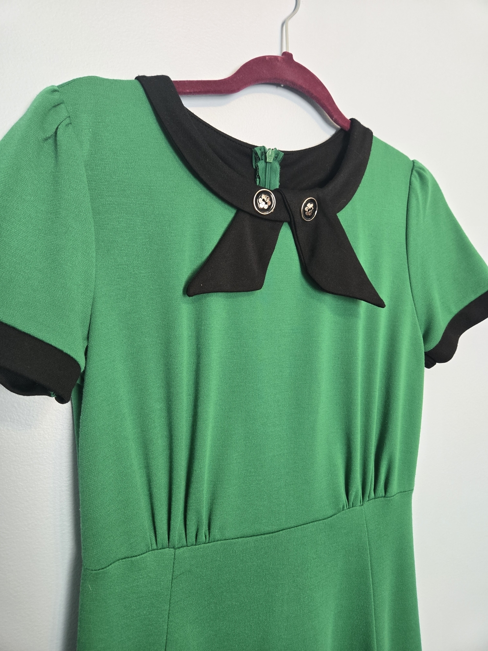Vintage Pinup Style Green Dress With Black Bow - Picture 2 of 6